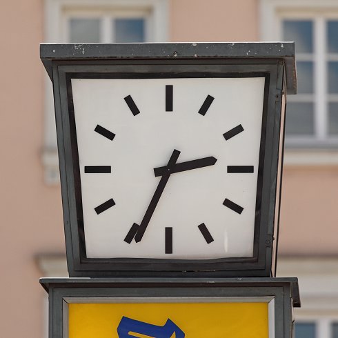 Clock 490x490