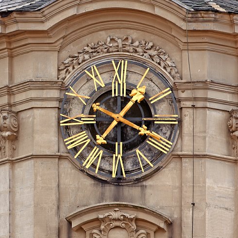 Clock 490x490