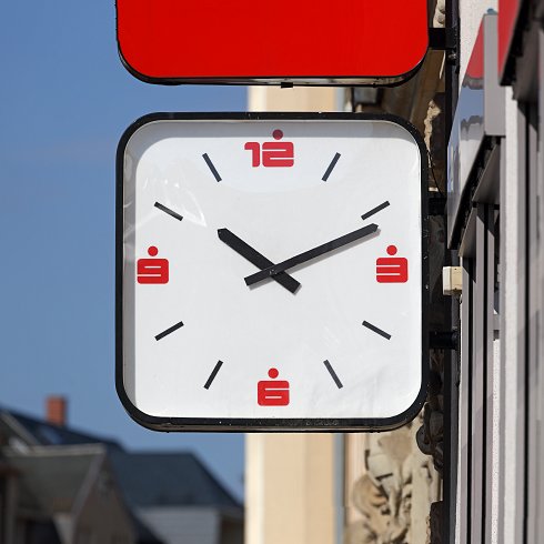 Clock 490x490