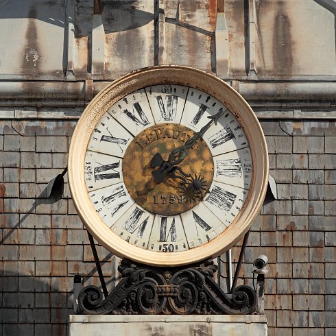 Clock 490x490