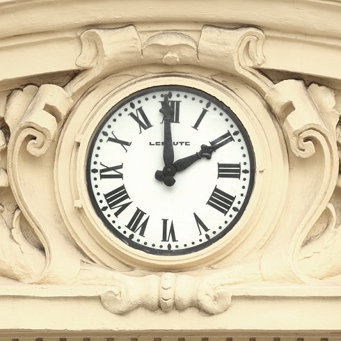 Clock 490x490