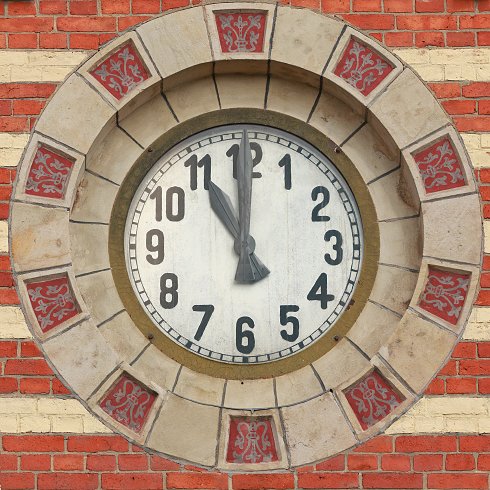 Clock 490x490