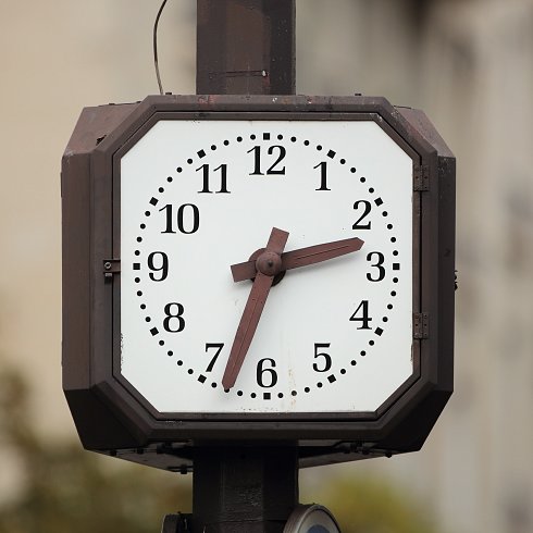 Clock 490x490